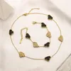 Bracciale a catena multicolore di lusso Designer Bracciale in oro 18 carati Braccialetti di fiori per coppie di amore di moda progettati per le donne Jew180G di alta qualità