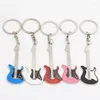 Nyckelringar 50 st gitarr Keychain Liten gåva Givet Metal Music Keyring Key Chain