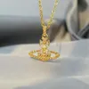 Créateur de mode Viviene Westwoods impératrice douairière Xi riveté collier Saturne polyvalent planète 3D chevauchement de diamants portant des bandes de chaîne style de mode essentiel
