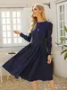 Grundläggande casual klänningar S.Flavor Women Långärmad klassisk MIDI-klänning Elegant O-Neck Navy Color Peated Working Dresses 230920