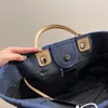 Luxury Designer Bag Crossbody Purses Designer Women Handbag Tygväskor Högkvalitativa kvinnor Crossbody axelväskor sadelväska Luxurys handväskor dhgate väskor