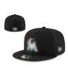 Модные аксессуары Бейсбольные шляпы унисекс Классические черные хоп Чикаго Спортивные кепки с закрытым дизайном Вводная часть Стежок Сердце Любовь Хастл Цветы размер 7-8