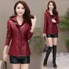 Chaquetas de cuero para mujer, ropa de otoño e invierno, abrigos informales cortos y delgados, chaqueta con capucha versátil para mujer, chaqueta CJK 2023