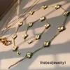 2023 Luxury VAN Clover Designer Bracelet Pearl 4 Leaf 18K Gold Laser Brand Bangle Charm Bracelets Necklace Earrings Diamond Wedding A