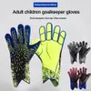 Sporthandschoenen Professionele voetbal keepershandschoenen Antislip Verdikt Ademend Voetbal Keepershandschoenen Voetbalaccessoires Voor volwassenen Kinderen 230921