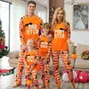 Trajes a juego de la familia Ropa de fiesta de Halloween Madre Padre Niños Pijamas a juego Conjunto Casual Ropa de dormir suelta Patrón de letras 2 piezas Traje Family Look T230921