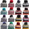 2023 Nouveau 32 couleurs mélangées Bonnets de baseball avec pompon drôle Football classique rayé Tous les sports d'équipe Chapeaux tricotés Ski d'hiver Laine Skullies Cap