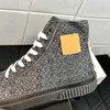 Sneakers alte da uomo Stivaletti da donna Scarpe casual firmate autunno e inverno Suola in gomma a righe ondulate Tomaia in tela ricamata Scarpe sportive con sottopiede in pelle di vitello