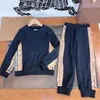 Sweater Seti Boy Moda Çocuk Takibi Bebek Sonbahar Seti 110-160 cm 2pcs uzun kollu kazak ve pantolon Eys20