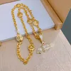 Collier de mode 23ss pour femmes, bijoux en chaîne dorée, pendentif avec pendentif visage incrusté de diamants, y compris la boîte, cadeau préféré