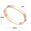 23SS Cuff Bracelets de luxe de charme de qualité haut de gamme Designer 18k Gold Rose Quatre Feuilles FlowerVpattern Bracelets pour hommes Femmes Bijoux Cjewelers Cadeau d'anniversaire