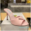 Muilezels Slippers Summer Sandals Shoes Stiletto Triangle Decoration Women Luxury Designer Slide Slide مع أحجام الصناديق 35-42 مع صندوق