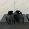 Calfskin damskie obcasy buty sukienki projektant Regulowany klamra kostki swobodne buty retro czarny but na zewnątrz klasowy czarny biały 23ss z butami roboczymi