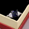 Trouwringen Cao Shi Mode Damesring Europese en Amerikaanse wens Donkerblauwe zirkoon Wit vergulde diamanten handsieraden