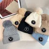 Designer hattar mens beanie cap womens skalle caps vinter stickad hatt höst mode lyx broderi bokstäver motorhuven varm söt pälsboll ny -6