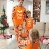 Trajes a juego de la familia Ropa de fiesta de Halloween Madre Padre Niños Pijamas a juego Conjunto Casual Ropa de dormir suelta Patrón de letras 2 piezas Traje Family Look T230921