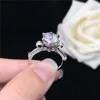 Küme halkaları orijinal 18K beyaz altın yüzük 7.5mm 1.5ct moissanit nişan için Lady Shiny ifadesi hediye gelin Sonsuza dek son