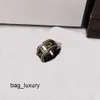 Bandringen Luxe sieraden Ontwerper Bandringen Dames man Liefde Zwart Bedels Bruiloftsbenodigdheden 18K vergulde roestvrijstalen ring Fijne vingerring Reliëfstempel Breed M