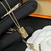 Collier de créateur Never Fade pour femme, chaîne cuboïde, plaqué or 18 carats, logo de marque correct, tampon en acier inoxydable, cadeau de luxe, cadeaux de qualité, famille, ami, couple