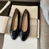 Kanaalschoenen merk Paris Designer Black Ballet Flats schoenen Dames Spring gewatteerd Echte lederen slip Ballerina Luxe Round Round Teen Ladies Dress Shoes Maat 35-42