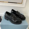 Pradaa-Schuhe aus Leder mit klassischem Marken-Plateau, Leder-Loafer, Damen-Freizeit-Turnschuhe