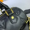 Designer handväska bred rem axelväska högkvalitativ crossbody väska äkta läder underarm blixtlåsväska handväska bb handväska utforska fler sätt att bära