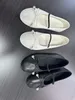 23 novos sapatos clássicos de vovó com fundo plano e elasticidade moderada na parte de trás do pé, sapatos redondos e soltos