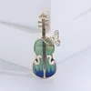 Neue Elegante Violine Brosche für Frauen Kristall Emaille Musical Abzeichen Hijab Revers Pins Anzug Schal Blume Brosche Schmuck Zubehör