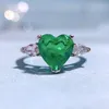 Anneaux de cluster Spring Qiaoer 925 Sterling Silver 8 8mm Heart Cut Emerald High Carbon Diamonds Fine Bijoux Bague de fiançailles de mariage