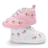 First Walkers Spring och Autumn Style 0-1 år gammal broderad babyskor Soft Sole Toddler Shoe