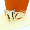 Nieuwe Stijl Armbanden Dames Bangle Luxe Designer Sieraden 18K Verguld Roestvrij staal Bruiloft Liefhebbers Cadeau Armbanden Accessoires Groothandel 238100