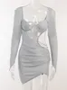 Grundläggande avslappnade klänningar ihåliga diamantkedja kvinnor party klänning sexig långärmad glitter silver ruched mini elegant kvinnlig klubb vestidos 230922