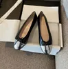 Kanaalschoenen merk Paris Designer Black Ballet Flats schoenen Dames Spring gewatteerd Echte lederen slip Ballerina Luxe Round Round Teen Ladies Dress Shoes Maat 35-42