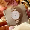 Armbandsur av högkvalitativa mode damer tittar på topp lyxiga armbandsur vattenbeständiga kvarts eleganta diamantkvinnor klockor