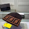 Capskull Caps Designer marka Wysokiej jakości Brimless Urinal Hat dla mężczyzn i kobiet w zimowym luksusowym wełnianym kapeluszu klasyczny haftowany liter