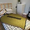 キャンプ用の耐久性と柔らかい日本の近所の近所の緑の毛布と家の装飾用ベッドのベッドスプレッドベッド毛布のベッドスプレッドピクニックhkd230922
