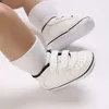 Första vandrare Haizhiw Baby Soft Sole Shoes White Christening Baptismal Moccasins Infant Boys Girls Slip-on Peas Walking