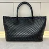 Cabat Weave Tote Shopping Bag Grands sacs à main Sac à main Zipper Liner Véritable Cuir Designer Légumes Panier Sacs à bandoulière Poche perforée