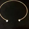 Chaînes de style européen et américain, accessoires de collier personnalisés à la mode pour femmes, petits colliers diagonaux sexy, en gros