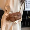 Cross Body Outono 2023 Moda Crossbody Bag para Mulheres Moda Pequena Bolsa Quadrada Popular Um Ombro Chain Bag12stylishyslbags