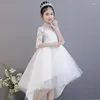 Abiti da ragazza Elegante abito da principessa in tulle bianco con fiori e perline in pizzo, abito da battesimo, festa per la prima comunione