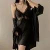 Kvinnors sömnkläder sommarrockklänning sätter kvinnor spets fritid 2st lounge ihålig svart satin nattdress mjuk badrock