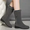 Nuevas botas de nieve de invierno, zapatos de algodón de fondo suave y cálidos acolchados con parte inferior plana, botas antideslizantes a media pantorrilla, botas para mujer 100123