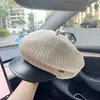 Top kapaklar örülmüş pamuk vizörleri şapka moda sıcak akrilik lifler bere yumuşak vizör beanie kadın