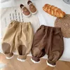 Pantaloni Pantaloni casual con toppe per bambini per vestiti da ragazzo Moda coreana in peluche