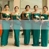 Emerald Green 2023 Off the Shoulder Bridesmaid Dresses Sheath Peplum midja Maid of Honor Wedding Guest Glown Custom Made Made