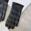 Gants en peluche avec lettres en métal pour hommes, mitaines de styliste en peau de mouton, gants chauds à cinq doigts pour l'automne et l'hiver