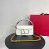 Sac de concepteur pour femmes Sac à bandoulière de luxe Sac à bandoulière de haute qualité Sac d'embrayage de chaîne détachable Vintage Simple Women's Purse's Grand Metal Logo Purse # New