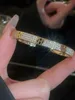 Hremss Bracelet original de luxe à vendre Bracelet lettre en zircon Mode léger Personnalisé Polyvalent Simple et à la mode Petit groupe haut avec un vrai logo