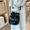 크로스 바디 버킷 브랜드 디자이너 여자를위한 크로스 바디 백 끈 핸드백 버킷 가방 여성 패션 크로스 바디 지갑 여성 볼사 액세서리